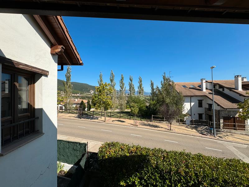 Foto b26c7b15-e188-4e2b-96a2-ba116b63213d. Dúplex en calle a ralla 39 en Poblaciones Norte Jaca