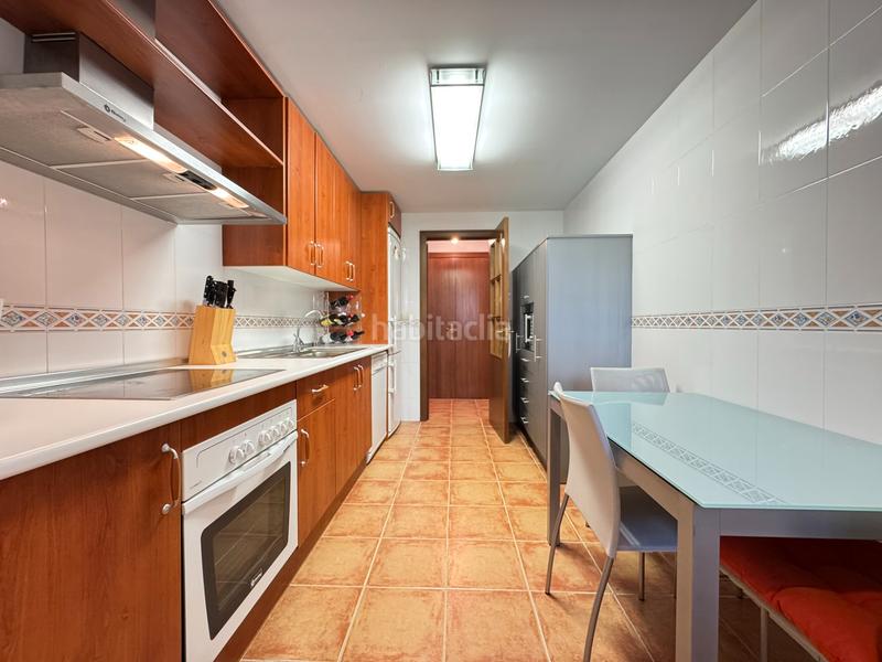 Foto c57f335f-69d6-4389-bb3d-b2660cb41f5e. Appartement avec cheminée chauffage parking piscine dans Jaca