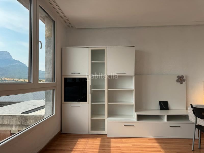 Foto 5a51f403-afa1-4b6b-bc2d-f3d4003c0cf0. Apartamento en avenida regimiento de galicia 21 en Jaca