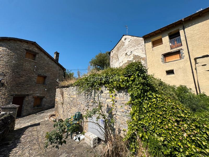 Foto 37e46511-cc6b-4870-b8cc-d0d47903e39c. Residential plot in calle redapar 16 in Castiello de Jaca