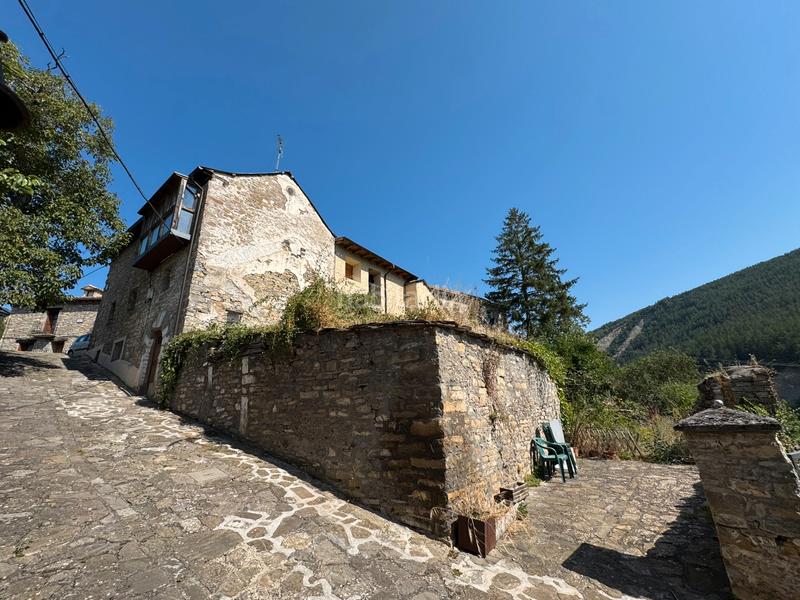 Foto 7f874cd3-9224-44ce-a258-215590e5b441. Residential plot in calle redapar 16 in Castiello de Jaca