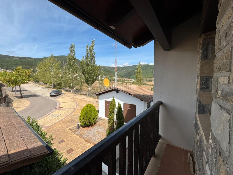 Foto f1ac3b28-1176-4646-9672-e241df8d579c. Casa adosada en Poblaciones Norte Jaca