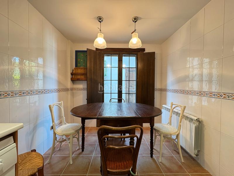 Foto 4fa0c5e0-336b-4a55-a3be-6dee35226c10. Casa adossada amb xemeneia calefacció aparcament piscina a Jaca
