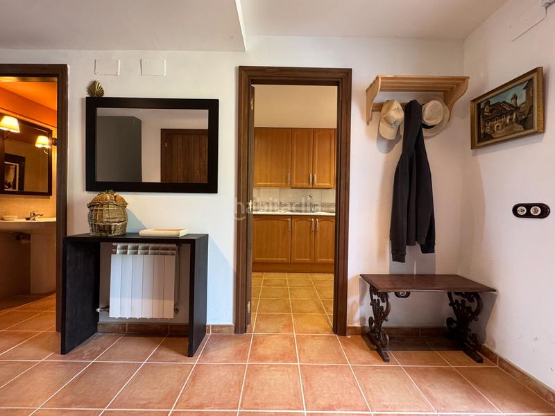 Foto 70fbe863-ede4-4e13-813d-27076a081431. Casa adossada amb xemeneia calefacció aparcament piscina a Jaca