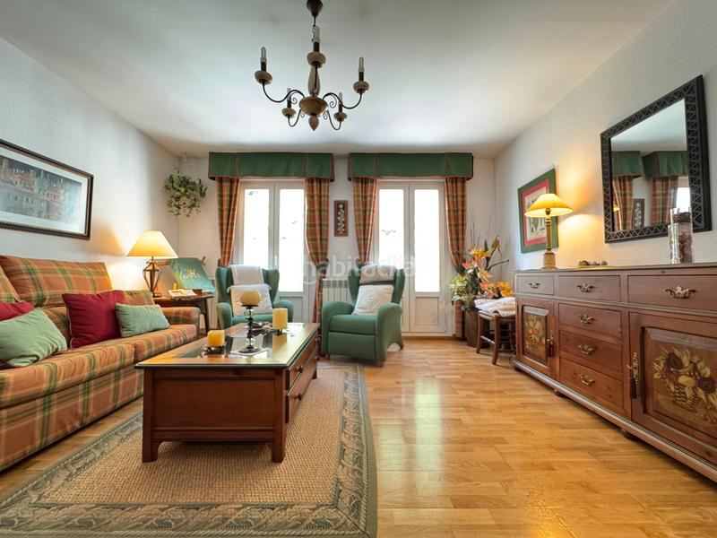 Foto 3f435486-998e-42ec-867e-51918fa001e3. Pis a calle albareda 24 a Canfranc