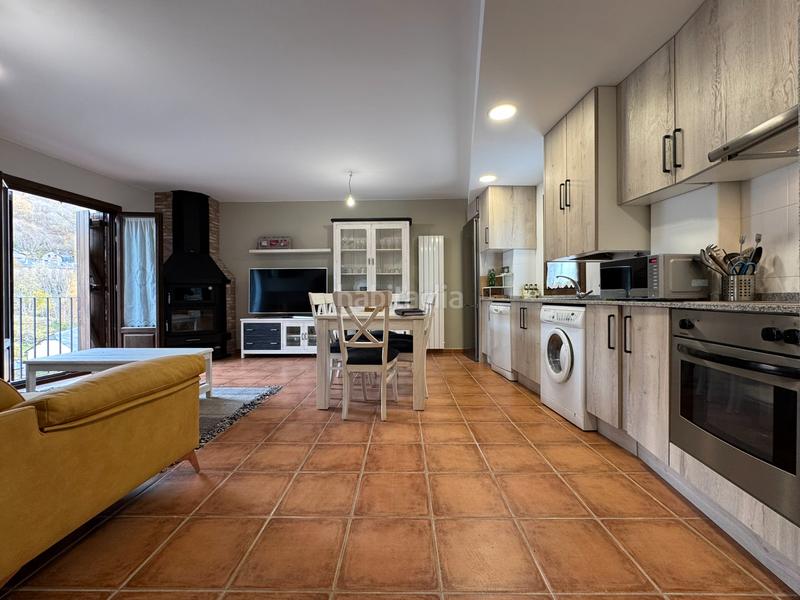 Foto 6d36167a-935c-42d9-b6b7-b8d1d5e8a75b. Casa pareada en Hoz de Jaca