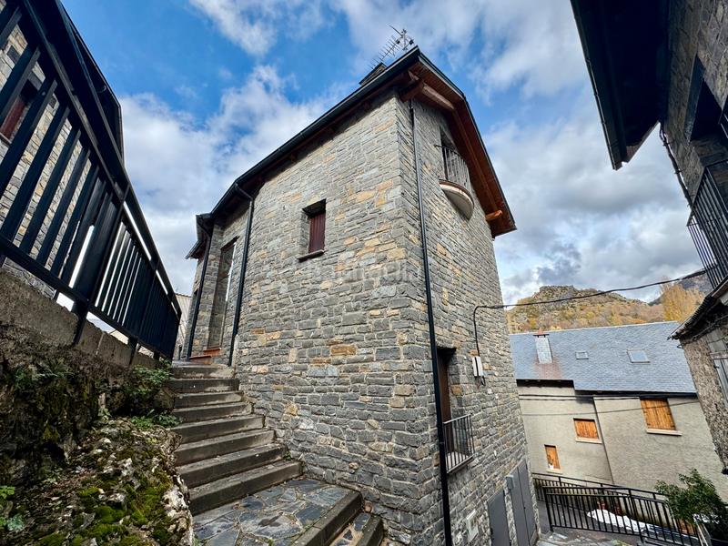 Foto 8e13a171-568d-47a7-82eb-f5332ff590e1. Casa pareada en Hoz de Jaca