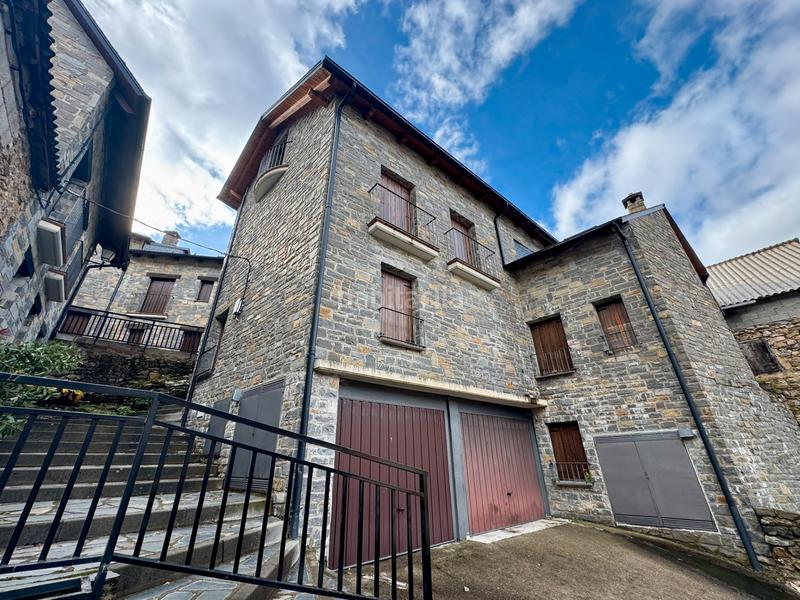 Foto c22a49dc-4fe1-4106-8c15-d1ea1d165def. Maison jumelée avec cheminée chauffage parking dans Hoz de Jaca