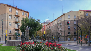 Local Comercial en Las Fuentes. Local alquilado en barrio de las fuentes, negocio muy consolidad