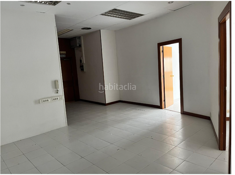 Foto 40487601-49ce-46c6-b6ad-775b62a939bd. Office space in juan xxiii 1 in Barrio del Ave Zaragoza