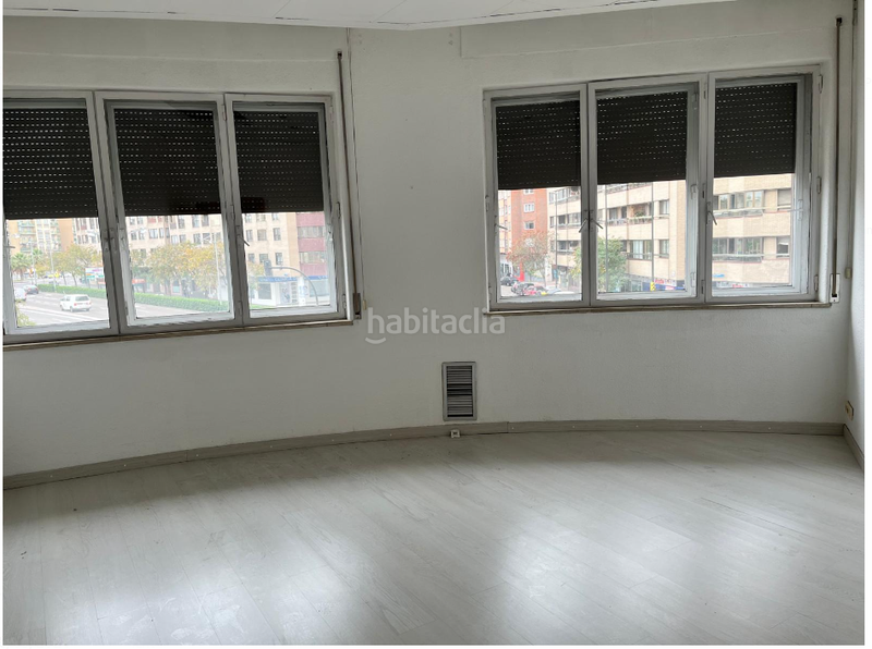 Foto c48336b4-dcf4-4d47-ab9e-bd8d929dc1e9. Office space in juan xxiii 1 in Barrio del Ave Zaragoza