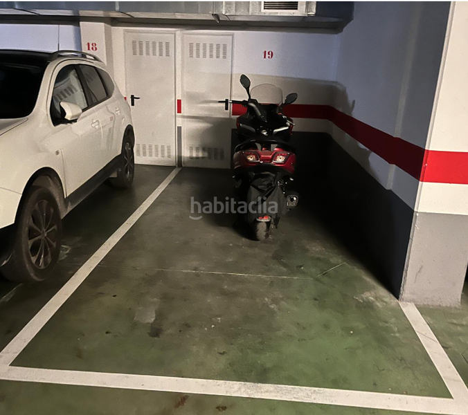 Foto f7ac63cc-c404-4c33-b4c2-cf734667d529. Posto auto in Paseo Sagasta Zaragoza