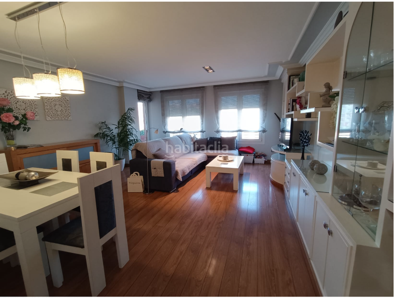 Foto 29f947e7-c3cd-4446-bdd7-8a51b19d3b0c. Pis a angel sanz briz 9 a La Granja Zaragoza