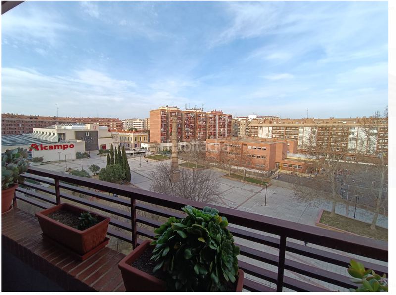 Foto e6303a77-8584-4297-8a49-4338d6863760. Pis a angel sanz briz 9 a La Granja Zaragoza