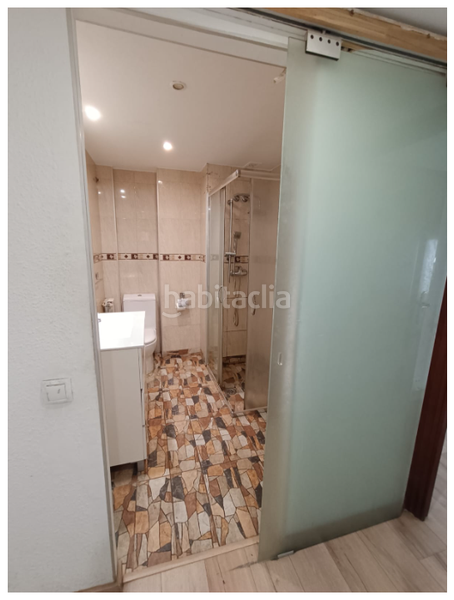 Foto 560026de-8d3c-4c0b-bee8-508942182723. Piso sector universidad, calle tomás bretón, 3 dormitorios, un baño, ascensor en Zaragoza