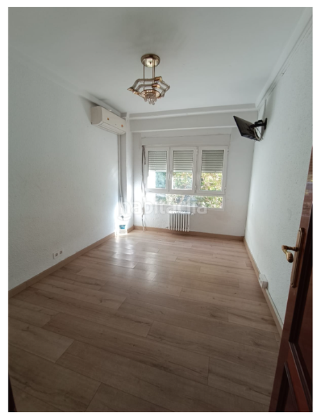Foto 5bdae909-4353-4e1b-8449-62bf245b9040. Piso sector universidad, calle tomás bretón, 3 dormitorios, un baño, ascensor en Zaragoza