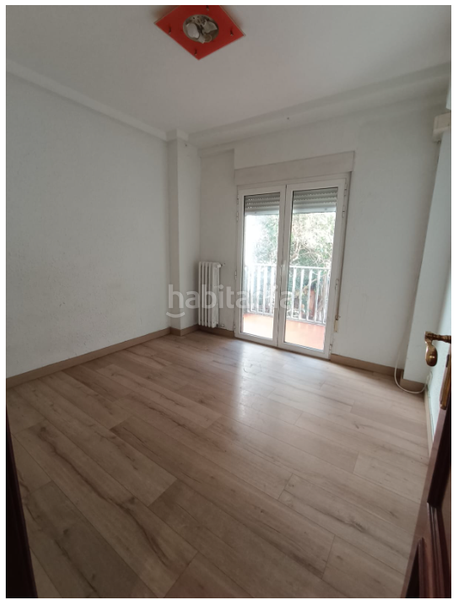 Foto e27373d0-4cb3-4f5c-86a3-1fb937be36d4. Piso sector universidad, calle tomás bretón, 3 dormitorios, un baño, ascensor en Zaragoza