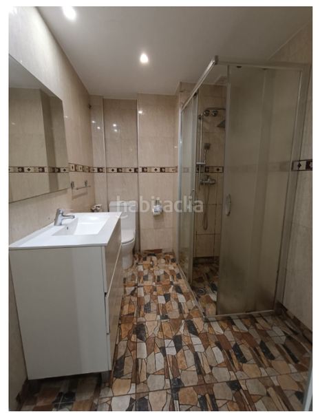 Foto f55e8ae9-c8b7-4163-aadb-37f57764f507. Piso sector universidad, calle tomás bretón, 3 dormitorios, un baño, ascensor en Zaragoza