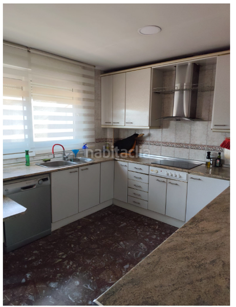 Foto 2d253e78-1703-4f79-bd85-8a990bf31b70. Piso Valdefierro, piso triplex, 5 dormitorios, 3 baños, garaje en Zaragoza