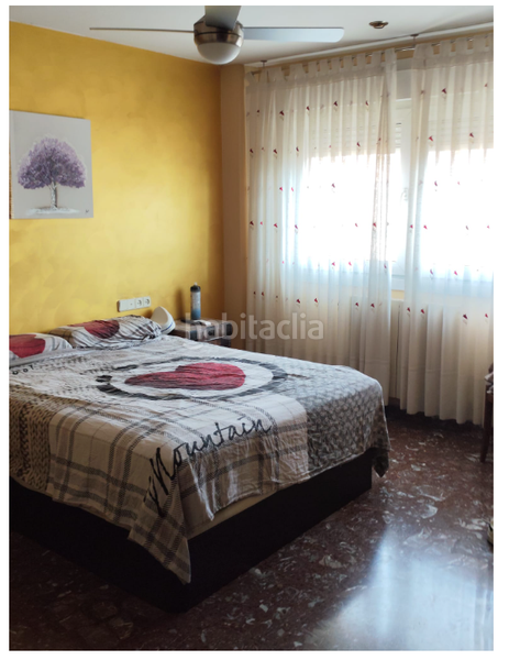 Foto 42f0a4cd-0d7e-498b-9ca8-37c59c60255a. Piso Valdefierro, piso triplex, 5 dormitorios, 3 baños, garaje en Zaragoza