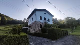 Casa  Morgaondo kalea. Casa unifamiliar con terreno de 1.600 m2 en  morgaondo-angio, en