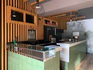Lloguer Local Comercial a Elorrio. Se alquila bar céntrico con amplia terraza, en la plaza de elorr