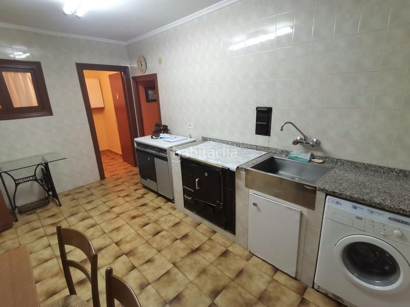 Foto a43d0308-17c9-487c-9f40-9d396a48f5ed. Piso  con 4 habitaciones, en el centro de angiozar (). en Bergara