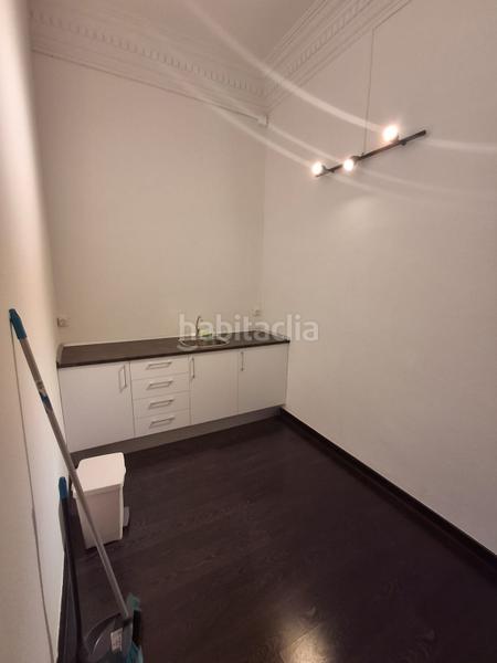 Foto f435cf95-f626-424e-b83c-4c5f12f32951. Location bureau dans Sant Gervasi - Galvany Barcelona
