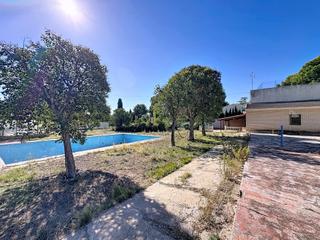 Masia a Cuarte de Huerva. Finca con vivienda , pisicina y amplio terreno