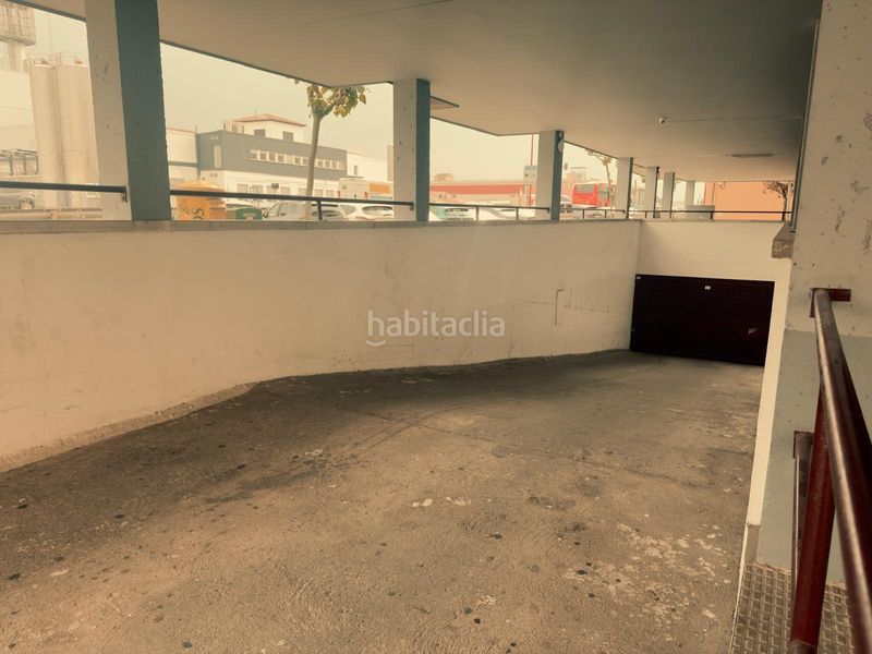 Foto bbe7ff4b-c28c-4cfa-b8db-9ce519919f80. Aparcament cotxe a Utebo
