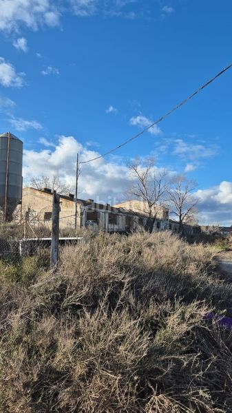 Foto df60d1dd-c9f9-4e27-bf57-fac404f860ff. Finca rústica a Tauste