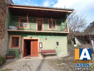 Casa aparellada a Ampuero