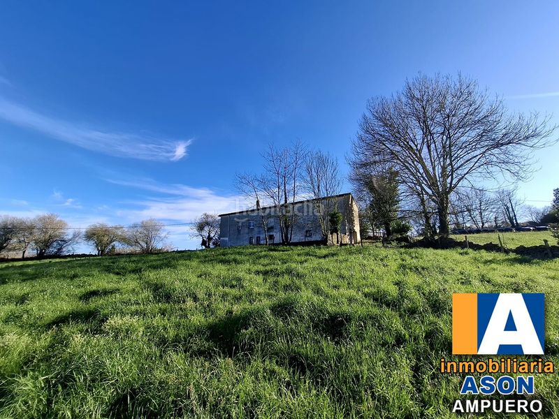 Foto f304498e-6ddf-4d67-af85-f808b571db62. Casa amb aparcament a Ampuero