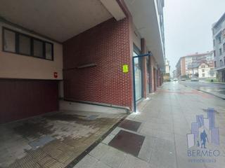Parking voiture  Zubiaur-tar kepa kalea. Zubiaur tar kepa kalea