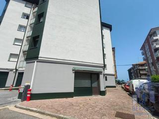 Location Local commercial à Mundaka. Local con baño para alquilar en portutxu