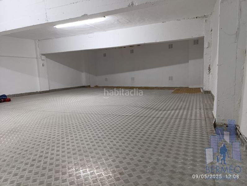 Foto f614ce7f-6d51-4711-8aa8-b282bf10a6de. Parking coche askatasun bidea en Bermeo