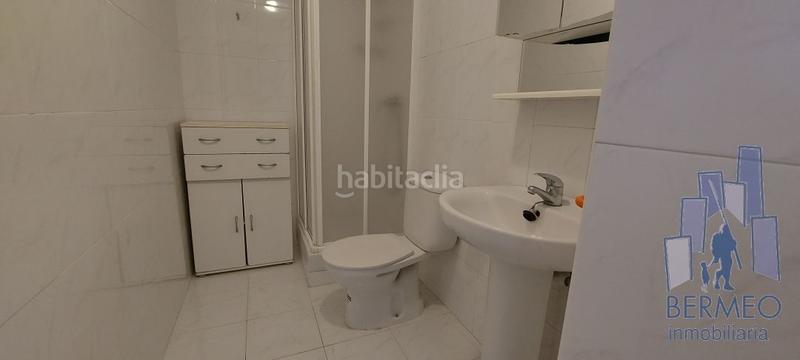 Foto 70426c69-0d3e-42b9-a839-c6ec05aa1e7c. Piso  con ascensor de 3 habitaciones, 2 baños y patio en Bermeo