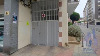 Aparcament cotxe  Bizkaiko jaurerria kalea. Parcela de garaje con trastero