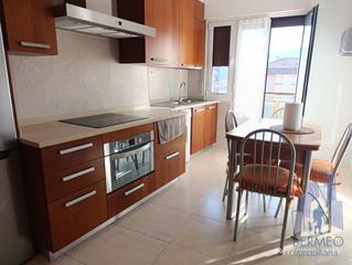 Pis a Bermeo. Centrica con balcón, soleada y despejada.