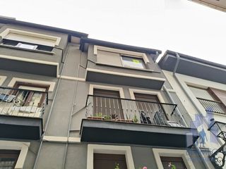 Etagenwohnung in Bermeo. Piso para reformar en el casco viejo