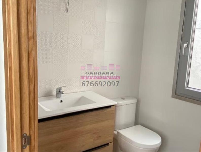 Foto 2aef3c47-9c64-4fac-8612-bb6cdf3350e8. Rent flat with heating in Berbés - Peritos Vigo