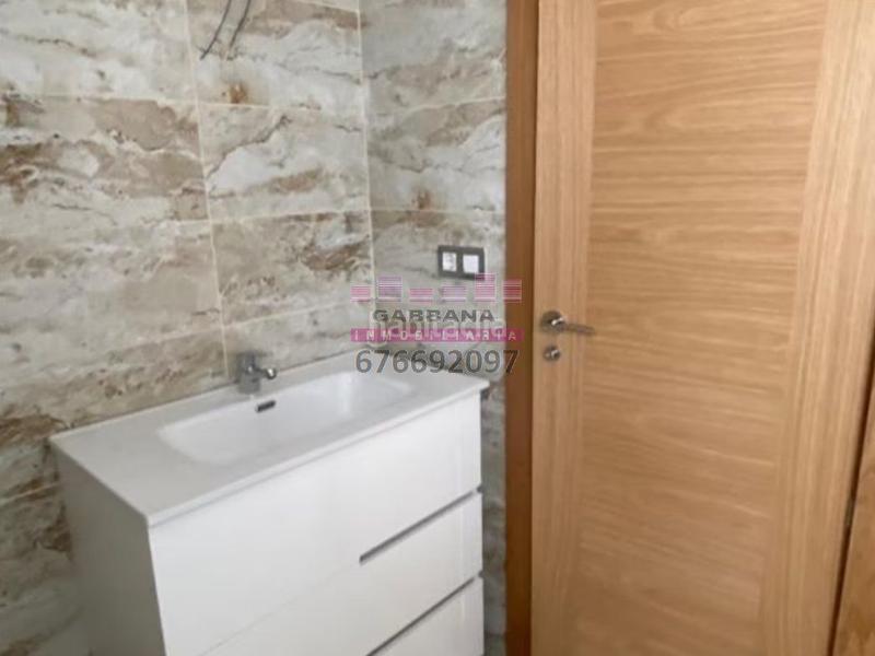 Foto 5bffbe98-addb-4c52-9b88-4e280b95588b. Rent flat with heating in Berbés - Peritos Vigo