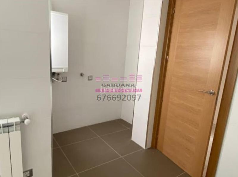 Foto 78f66aa0-cbbd-4c91-aa7c-5e208beb7952. Rent flat with heating in Berbés - Peritos Vigo