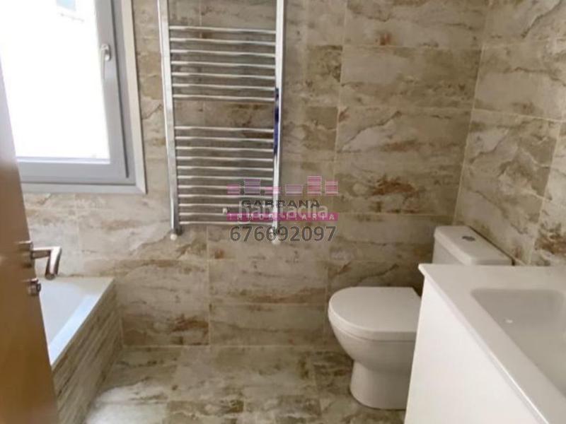 Foto dec5fe59-e366-42ae-9d96-c136affa4858. Rent flat with heating in Berbés - Peritos Vigo