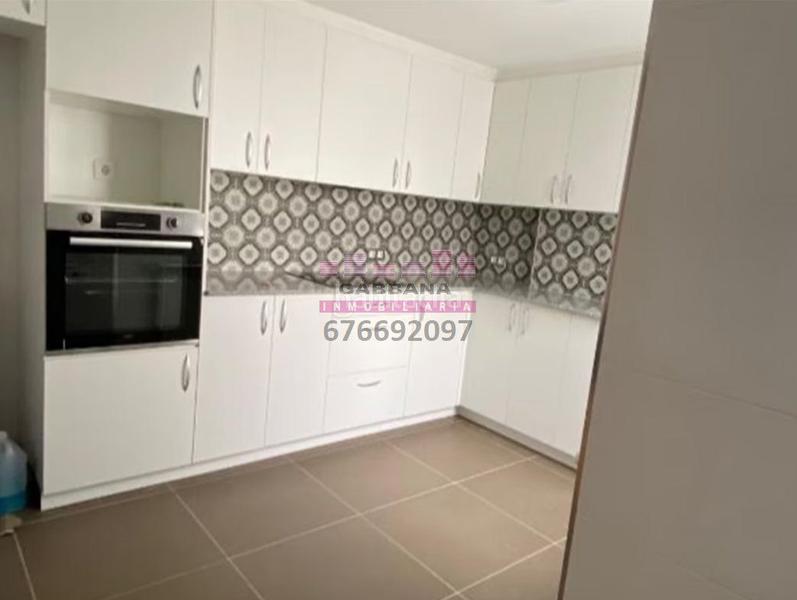 Foto fb8c9737-131d-47c6-b561-69f7b450ecd3. Alquiler piso en Berbés - Peritos Vigo