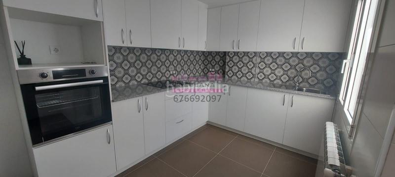 Foto b4f60f8b-dae8-448e-b136-015ad65e2294. Lloguer pis amb calefacció a Berbés - Peritos Vigo