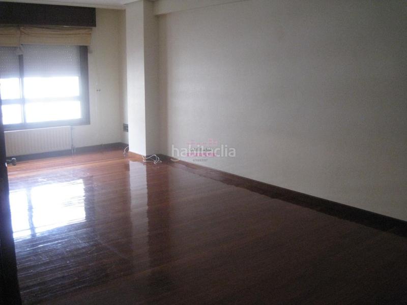 Foto e403f007-9024-4ac3-a84d-14e9c66f77cd. Alquiler piso en Plaza España - Corte Inglés Vigo