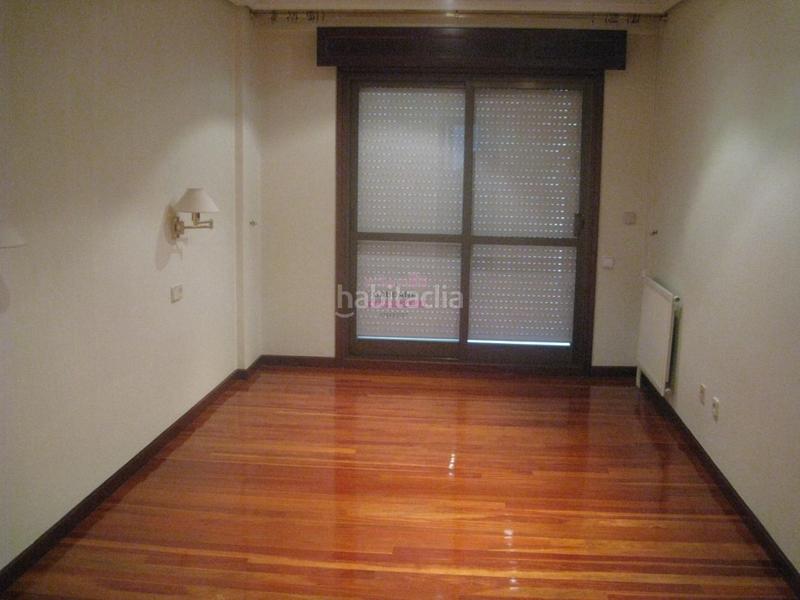 Foto f7bb92c6-cafb-4389-9908-9b5753da544f. Alquiler piso en Plaza España - Corte Inglés Vigo