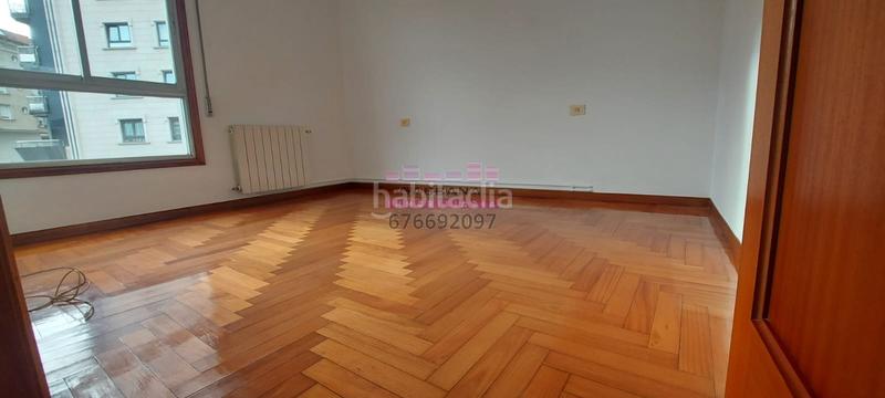 Foto 2b5ed18e-c6a1-4731-ad5b-c01bf0e2b2e5. Affitto appartamento con riscaldamento parcheggio in Vigo