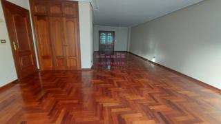 Location Appartement  Avenida das camelias. Plaza independencia. amplio, sin muebles y con plaza de parking